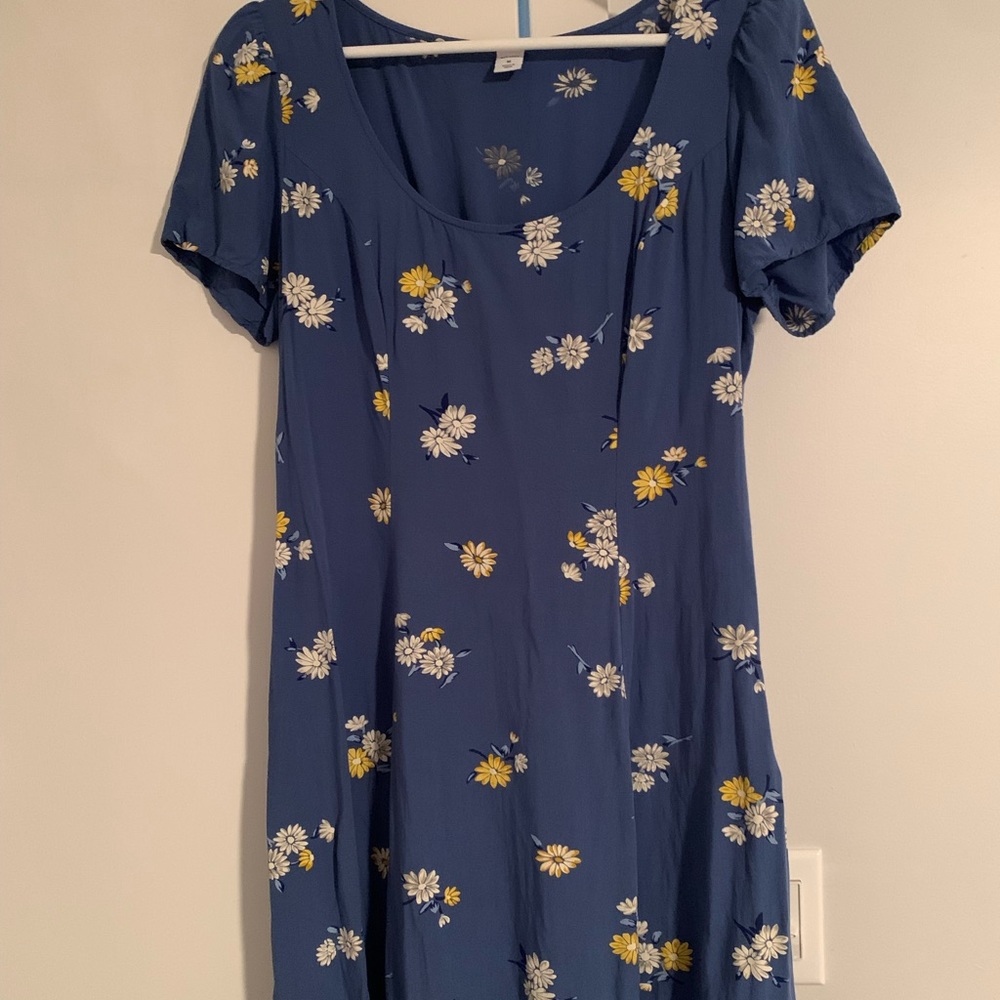 Old Navy Woman’s Blue Dress With Flowers Size M